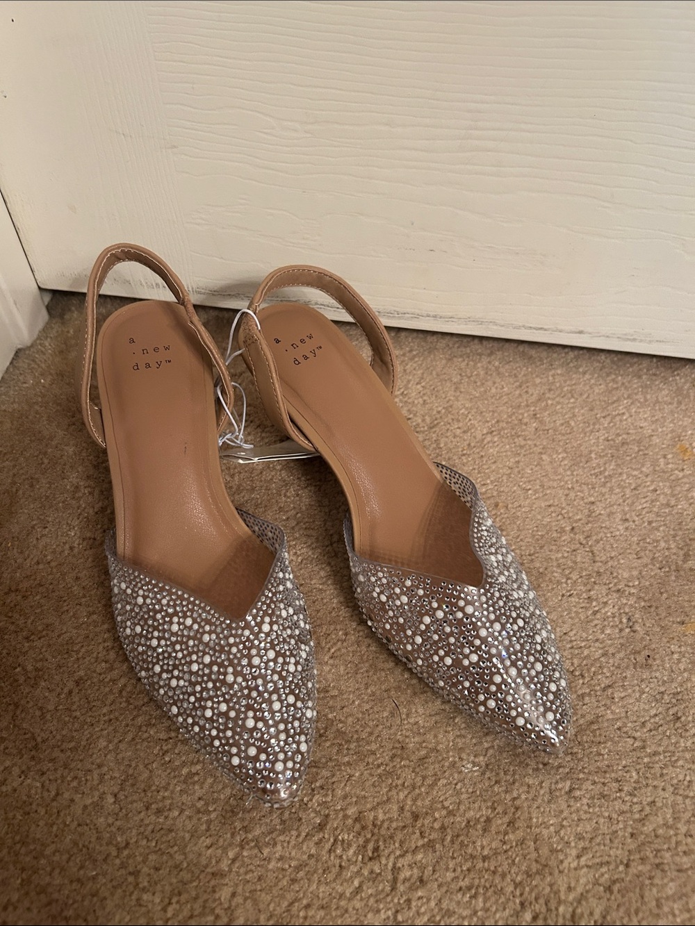 NWT a new day rhinestone and pearl kitten heels